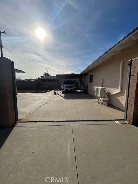 Building Photo - 641 N Milford Rd