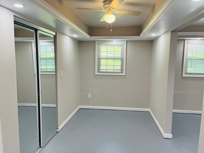 Building Photo - Beautiful 3 bedroom, 3 bathroom with large...