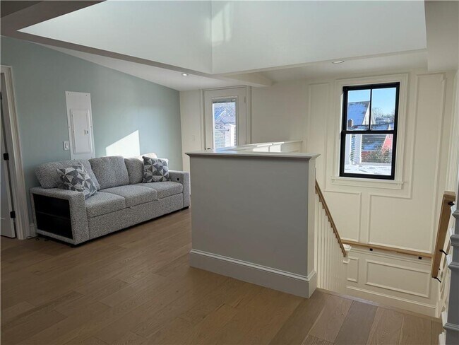 Building Photo - 9-9 Dearborn St