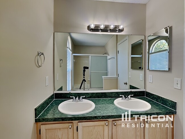 Building Photo - 920 Majestic Cypress Dr N