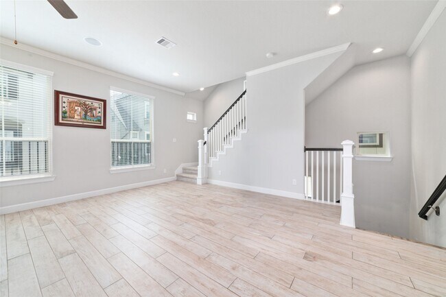 Building Photo - 4011 Centre Valley Ln