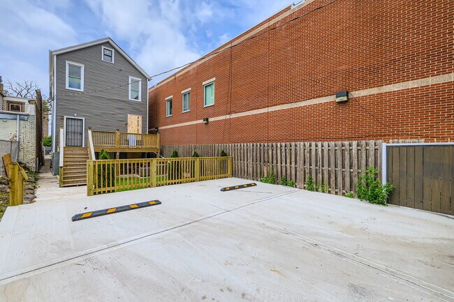 Building Photo - 9131 S Exchange Ave