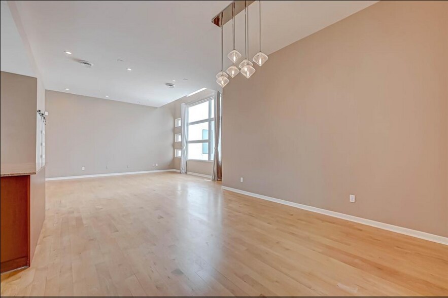 Building Photo - 5628 Kiam St
