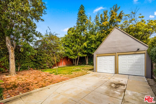 Building Photo - 650 S Gretna Green Way