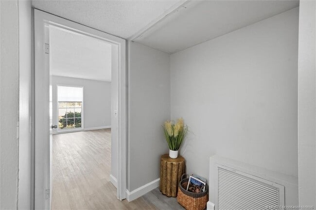 Building Photo - 2195 43rd Ave