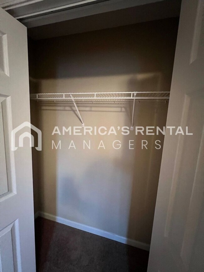 Building Photo - Home for rent in Lincoln!!! View with 48 Hours Notice!