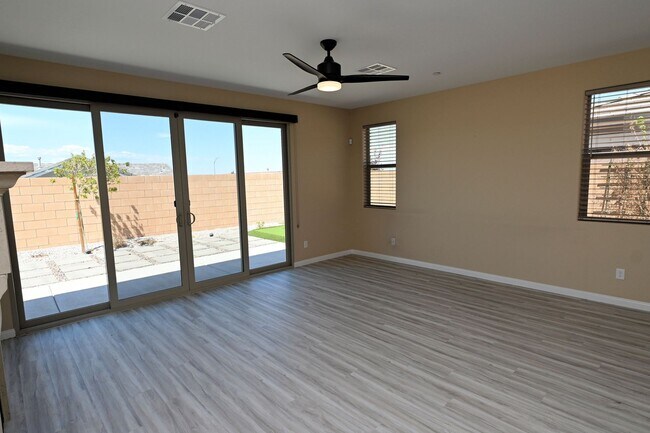 Building Photo - 340 Cadence Vista Dr