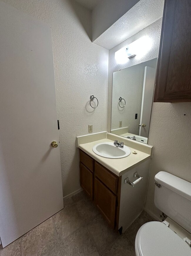 Building Photo - 1311 Eastgate Dr