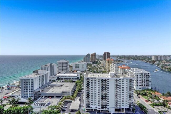 Building Photo - 3101 Bayshore Dr