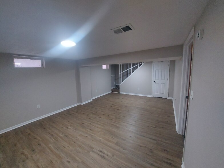 Building Photo - 4900 Sinclair Rd