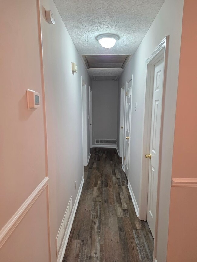 Building Photo - Rare 3 bed 2 bath ranch located in Marietta