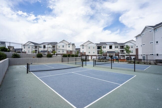 Building Photo - Upgraded Pet Friendly Lehi townhome