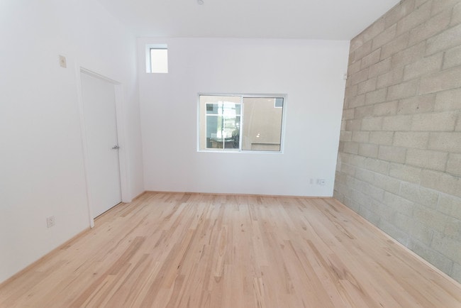 Building Photo - 717 N Highland Ave