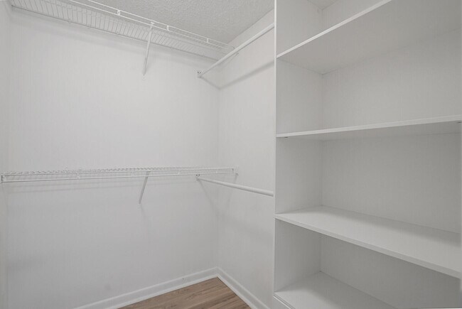 Building Photo - 6315 La Costa Dr