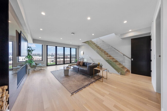 Building Photo - 8822 Churchill Rd