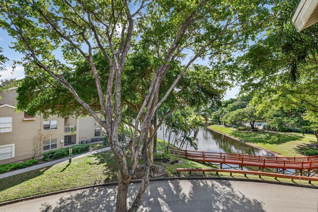 Building Photo - 1740 Palm Cove Blvd