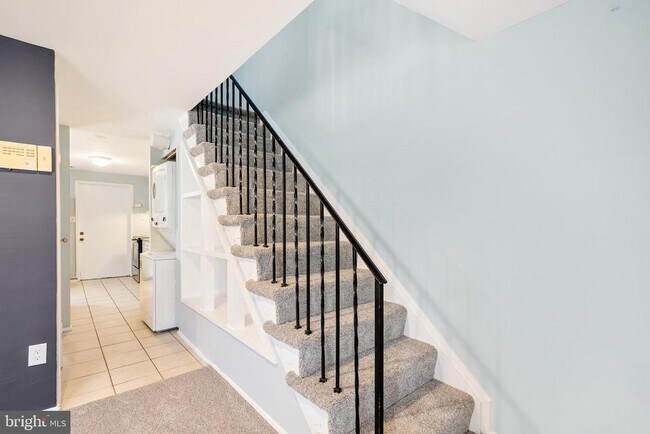 Building Photo - 7633 Allendale Dr