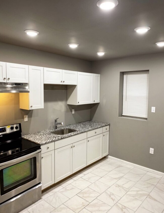 Building Photo - 4932 W Thompson St