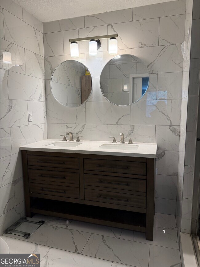 Building Photo - 216 Clarks Bluff Rd