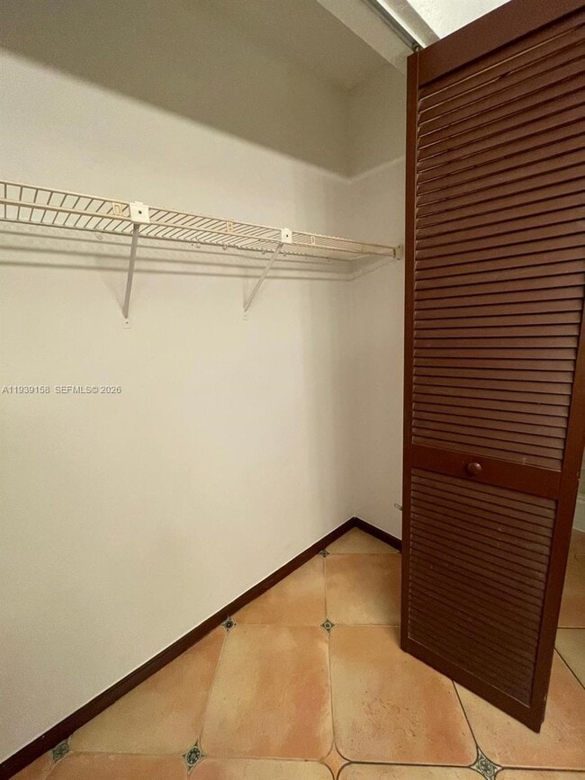 Building Photo - 6575 W Oakland Park Blvd