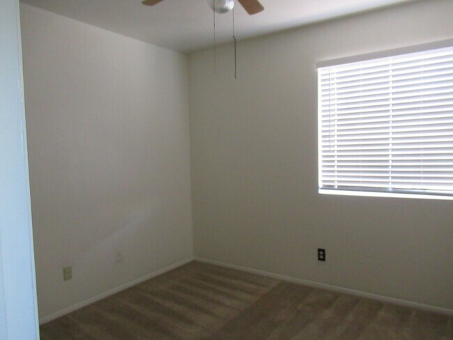 Building Photo - Spacious 4 Bedroom Home in Convenient Mesa...