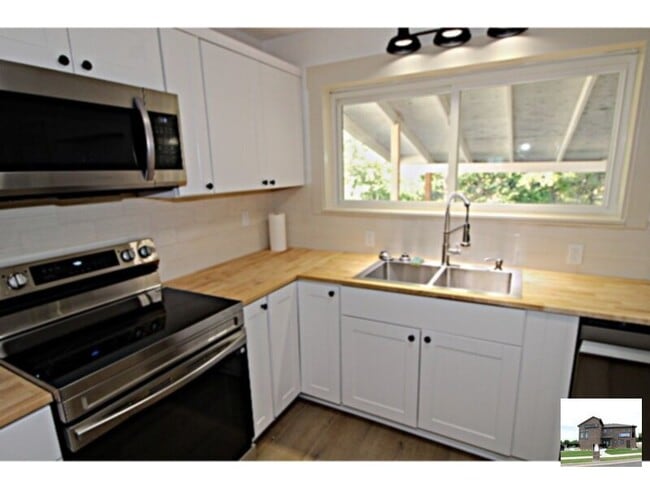 Building Photo - 507 Judy Ln