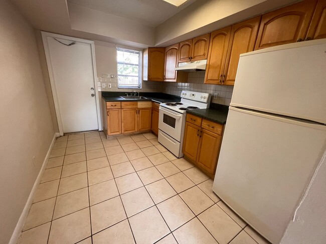 Building Photo - 716 SW 7th St