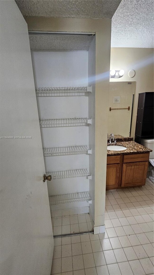 Building Photo - 801 Lyons Rd