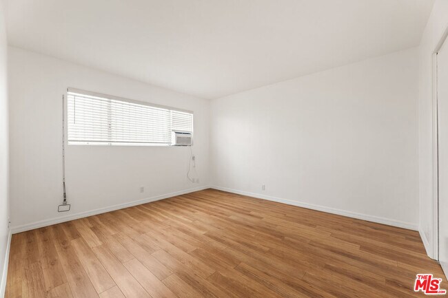 Building Photo - 1608 S Bentley Ave