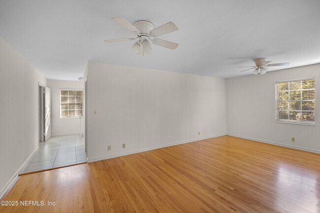 Building Photo - 1922 Holly Oaks Ravine Dr