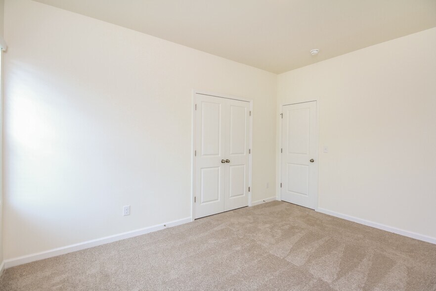 Building Photo - 1624 Corbett St