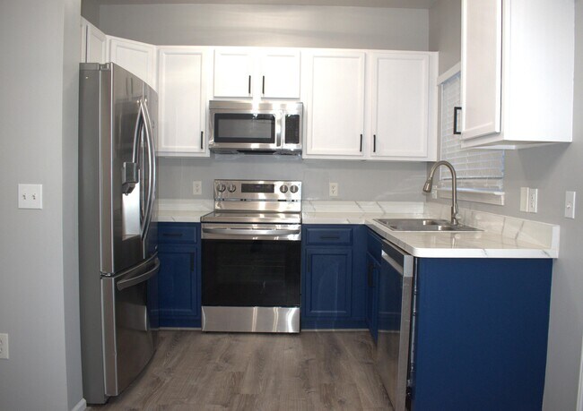 Building Photo - 44725 Ellery Ln