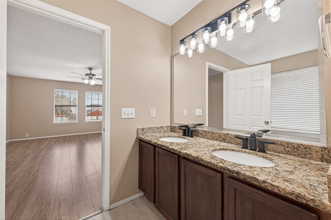 Building Photo - 15007 Sugar Sands Dr