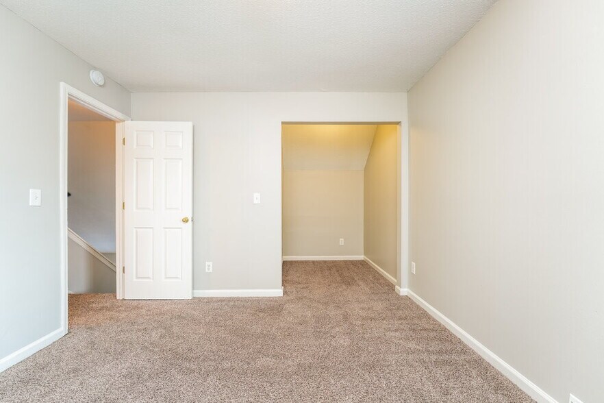 Building Photo - 6576 Browns Mill Ferry Dr