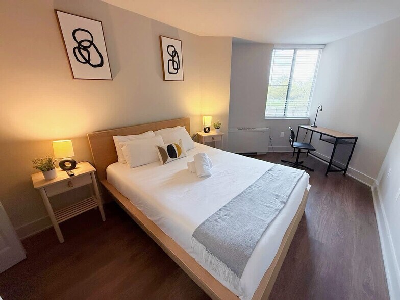 Building Photo - 801 15th St S