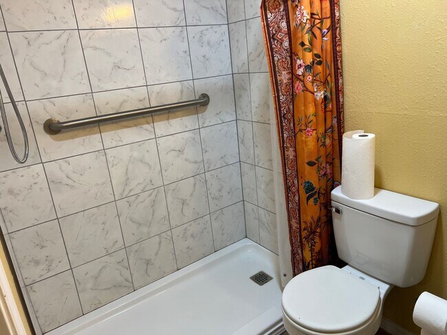 Building Photo - Tiny Home Elegance