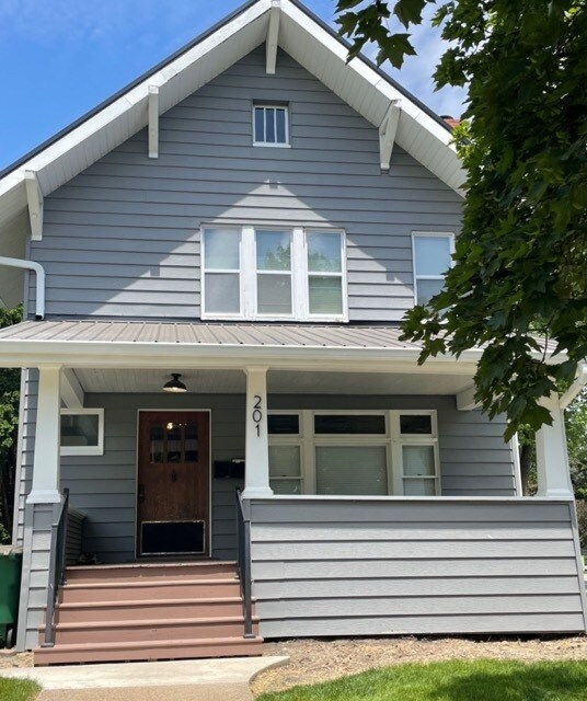 Building Photo - 105 Tanager