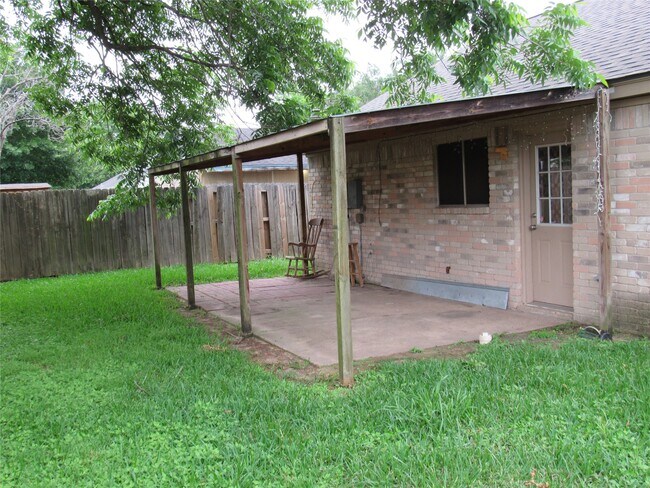 Building Photo - 22710 Leedstown Ln