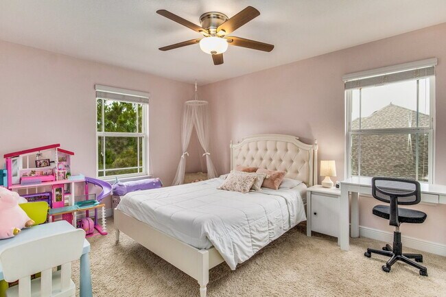 Building Photo - Bright and beautiful home in Windward Cove...