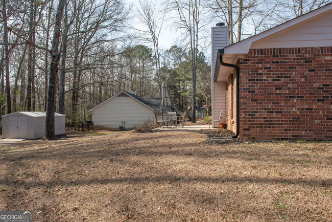 Building Photo - 721 Redwood Park