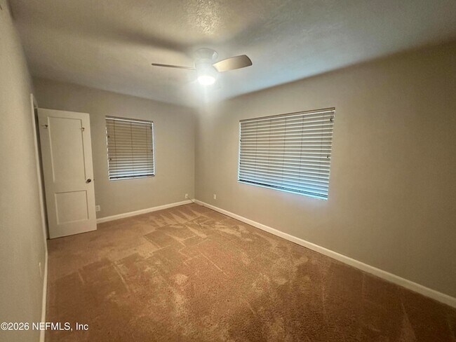 Building Photo - 820 3rd Ave N