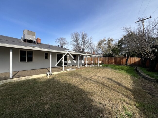 Building Photo - Updated 3bd/2ba Foothill Farms Home
