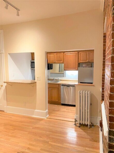 Building Photo - 880 Massachusetts Ave