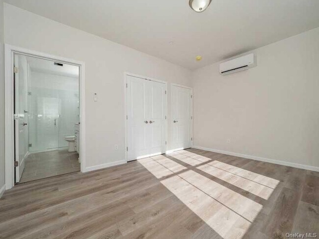 Building Photo - 4 S Hls Wy