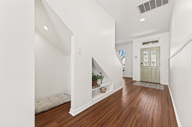 Building Photo - 16535 Oat Mill Dr