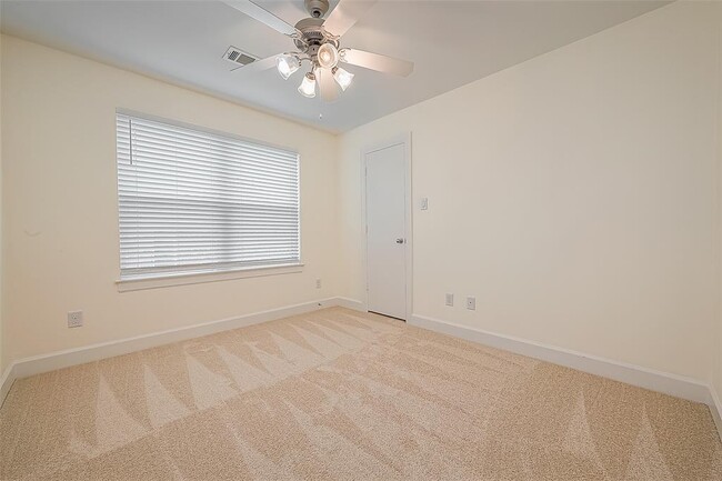 Building Photo - 3722 Main Poplar Dr