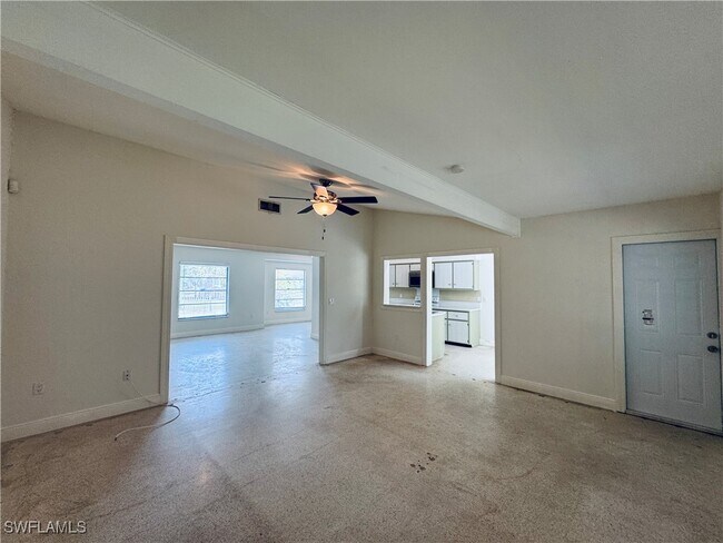 Building Photo - 242 Delray Ave