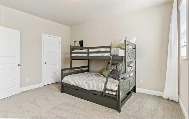 Building Photo - 1905 Manor Pointe Dr