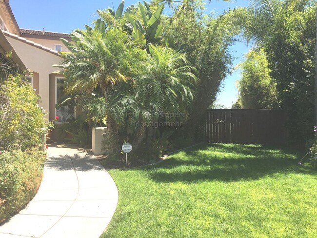 Building Photo - ***Beautiful 4 bed / 3 bath / 2,913 sqft H...