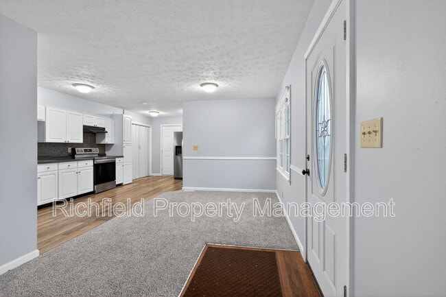 Building Photo - 1260 Lincoln Dr